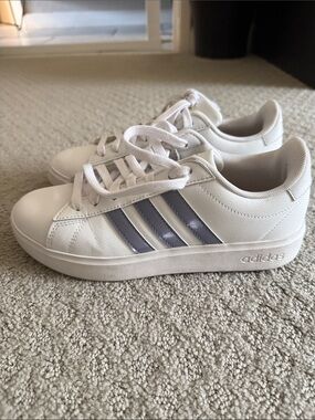 adidas Women’s White Sneakers with Gray Stripes